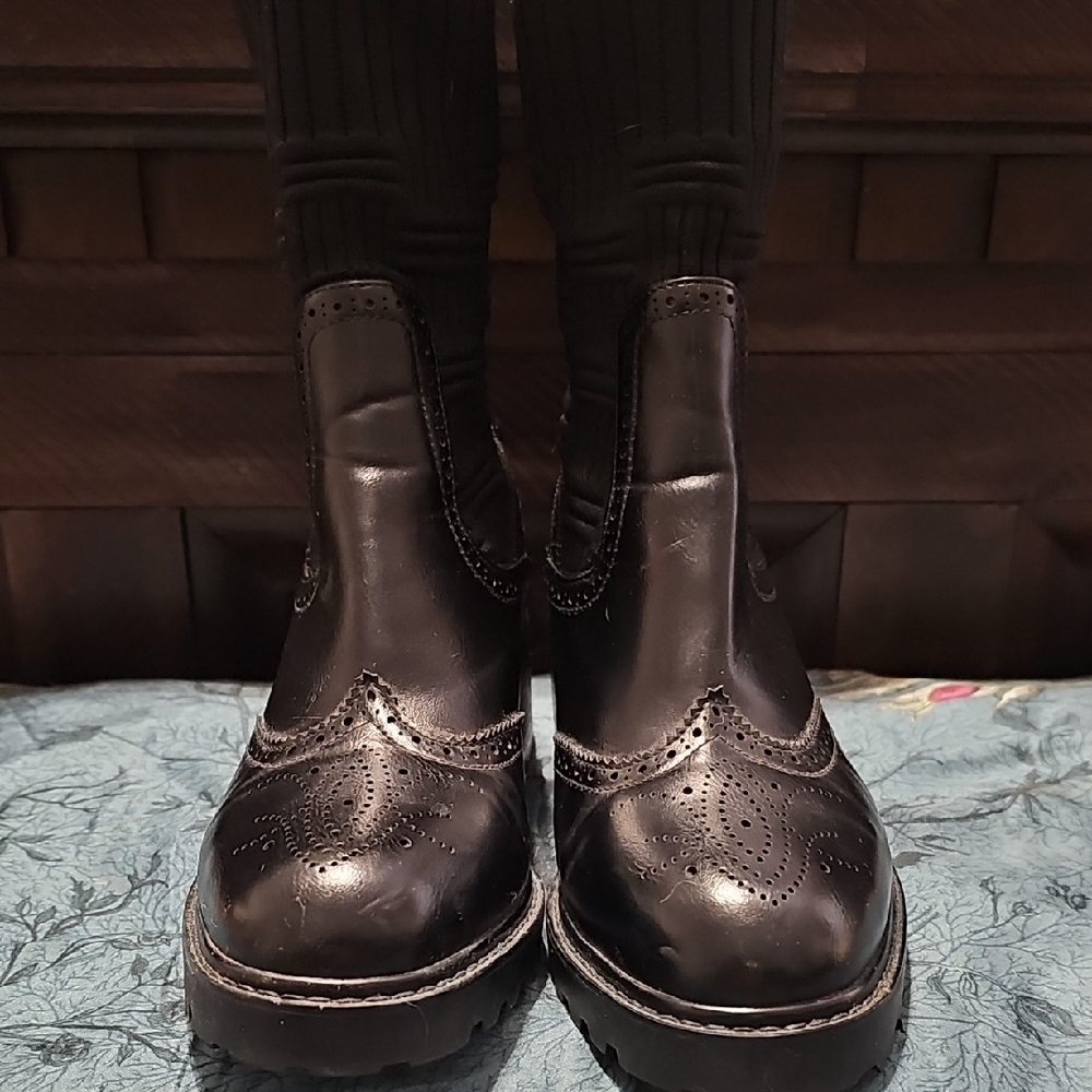 Elegant Black Leather Ankle Boots